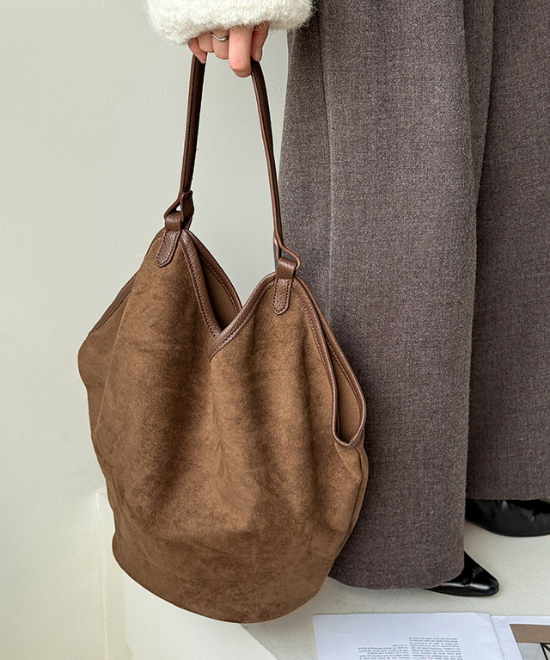 Y字カットスエードトートバッグ