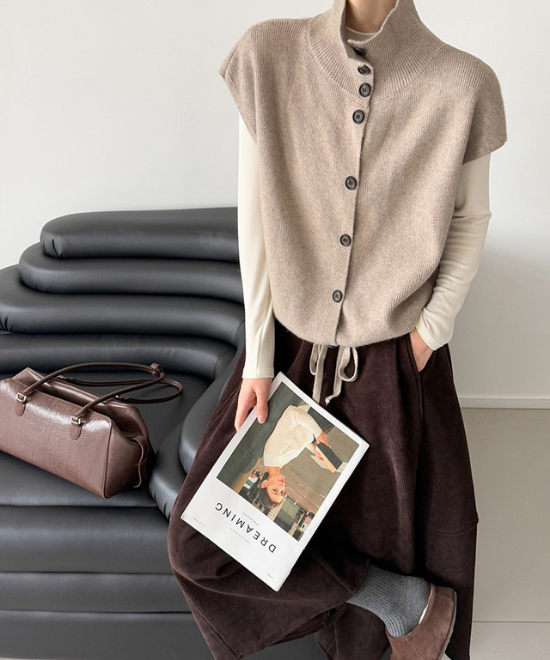 ハイネックボタンベスト