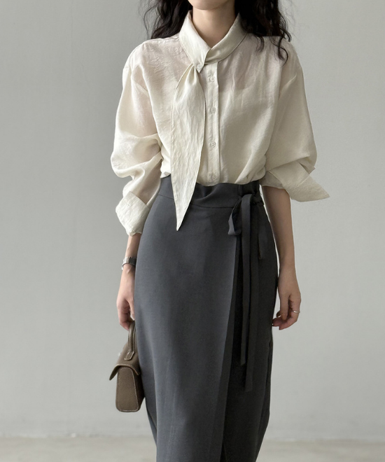 フレンチスカーフスリミングシャツ