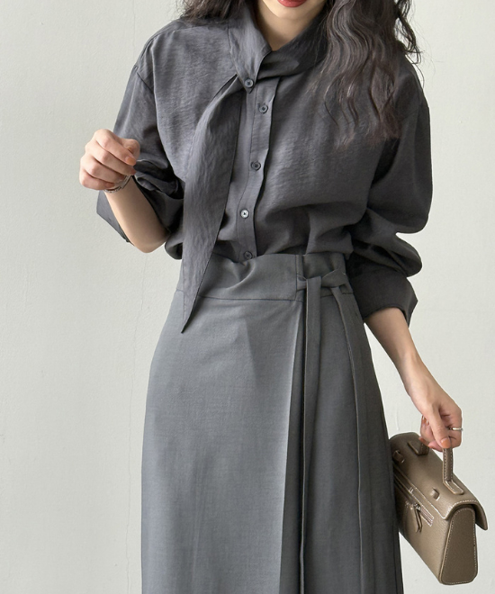 フレンチスカーフスリミングシャツ