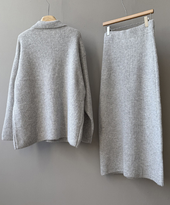 ディープVラペルニットセットアップ