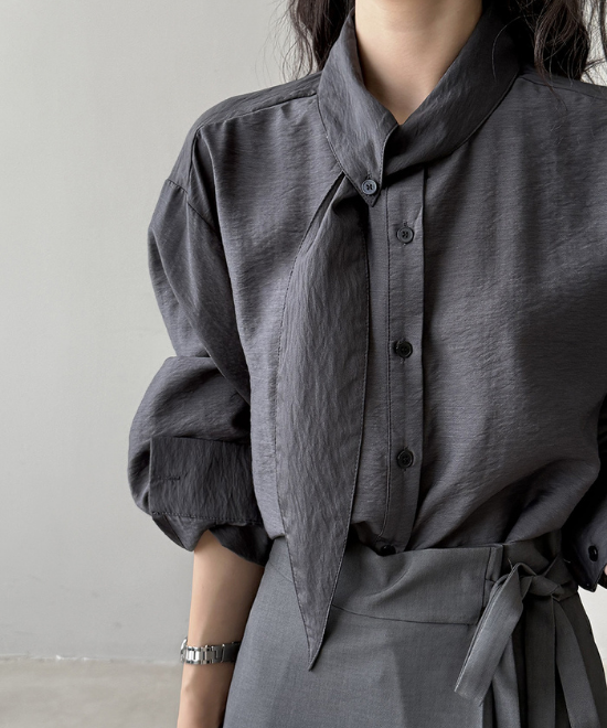 フレンチスカーフスリミングシャツ