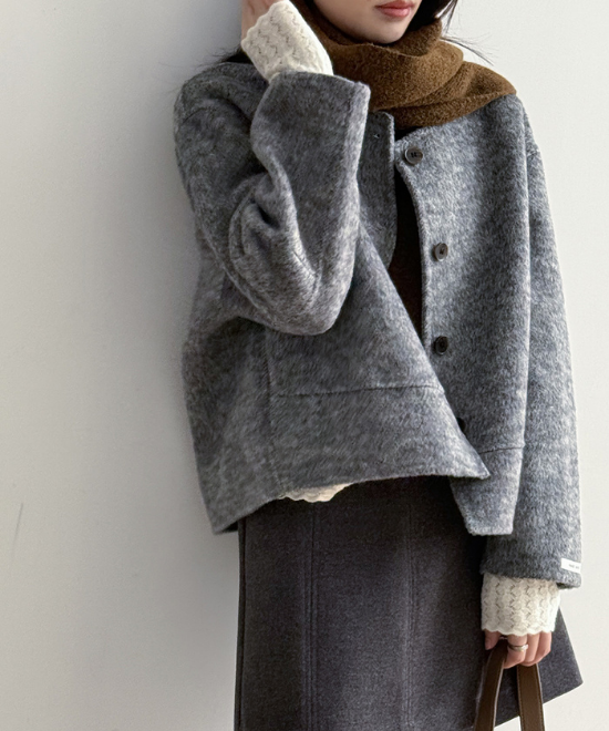 ショートルーズノーカラージャケット