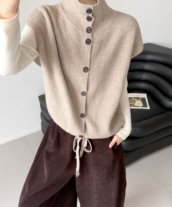 ハイネックボタンベスト