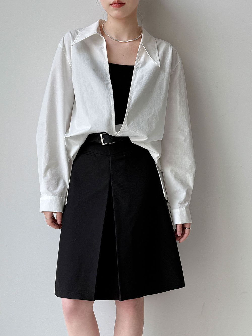 ディープVネックシャツ