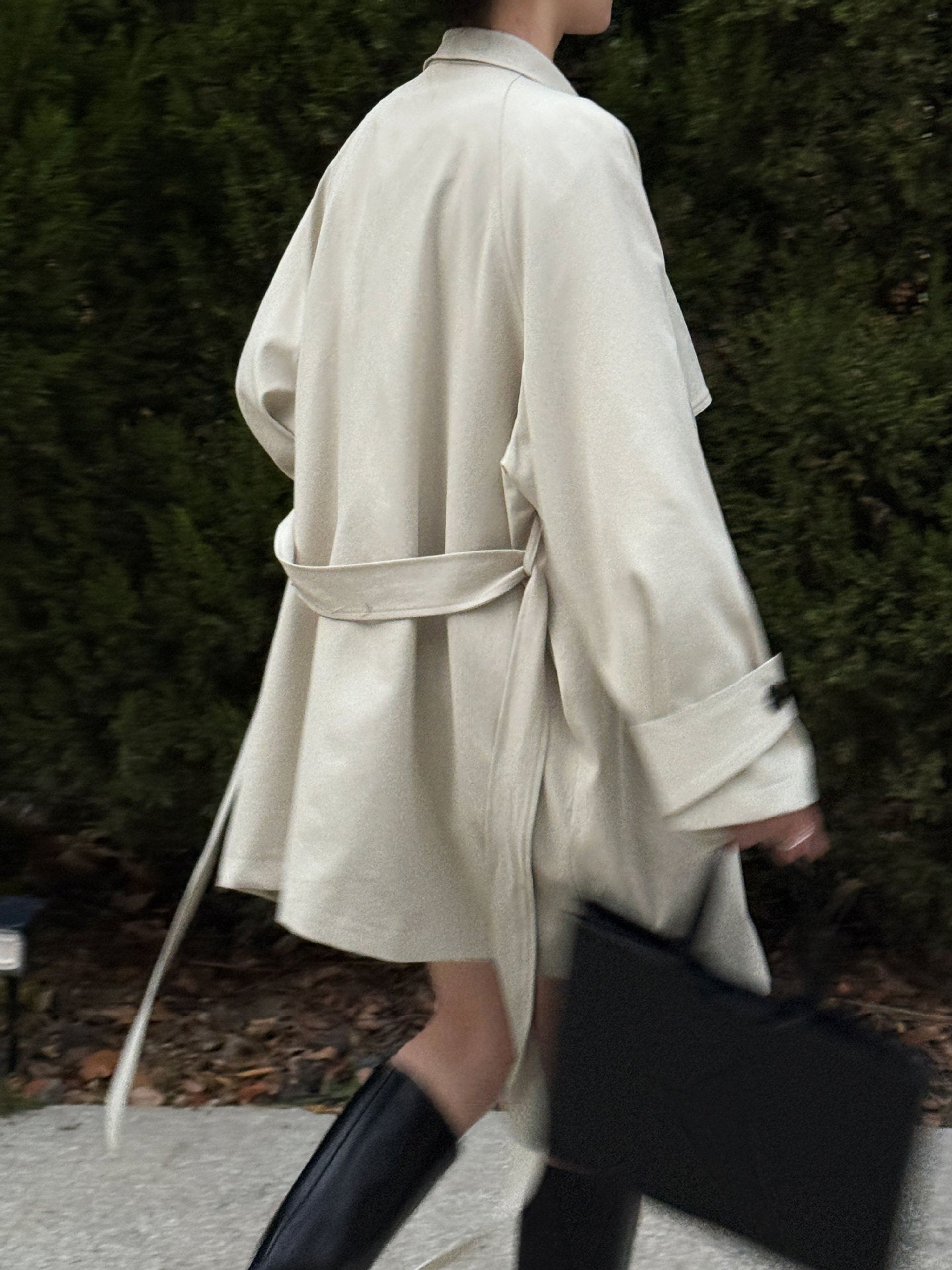 フリルラペルトレンチコート