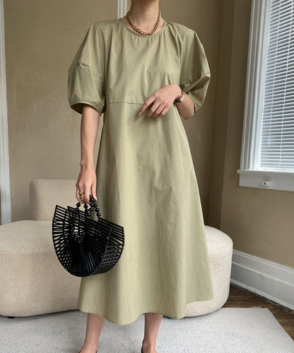 フレンチパフスリーブラウンドネックワンピース