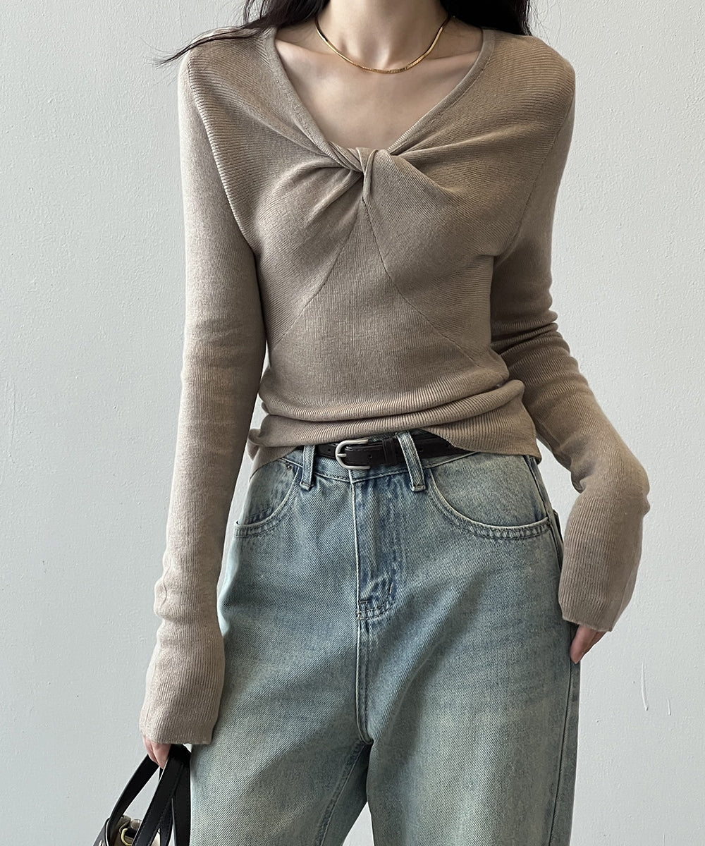 French knot V -neck pullover