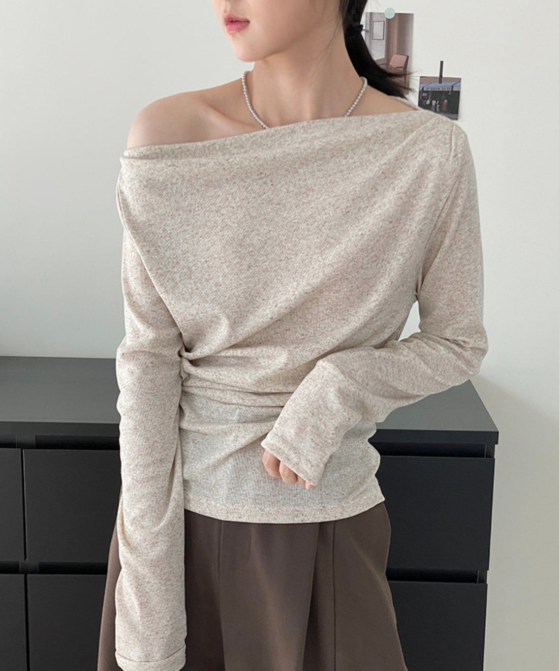 Off -shoulder drape knit