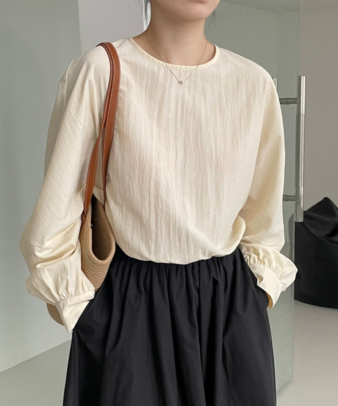 Soft sleeve simple blouse