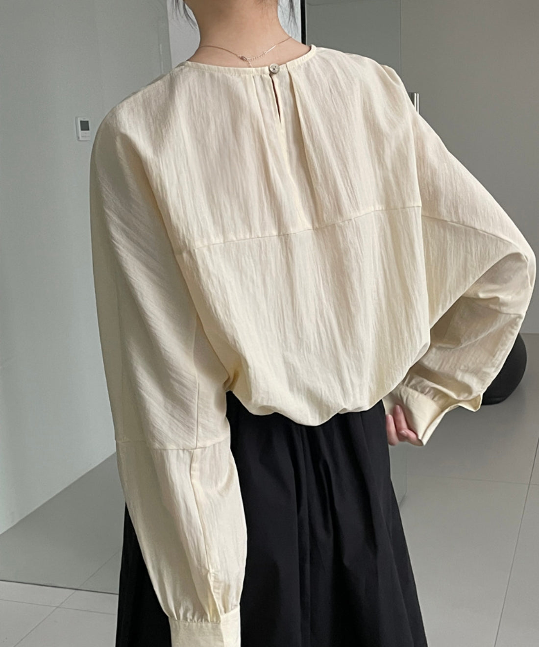 Soft sleeve simple blouse